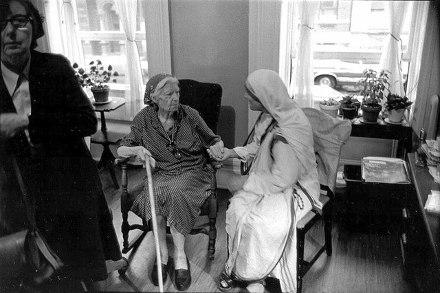 Dorothy Day and Mother Teresa (Photo by Jim Forest/Flickr)