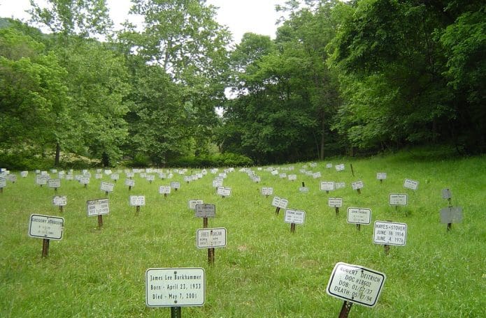 Cemetery for Moundsville Penitentiary in Moundsville, WV. (Photo: Flickr / Angie)