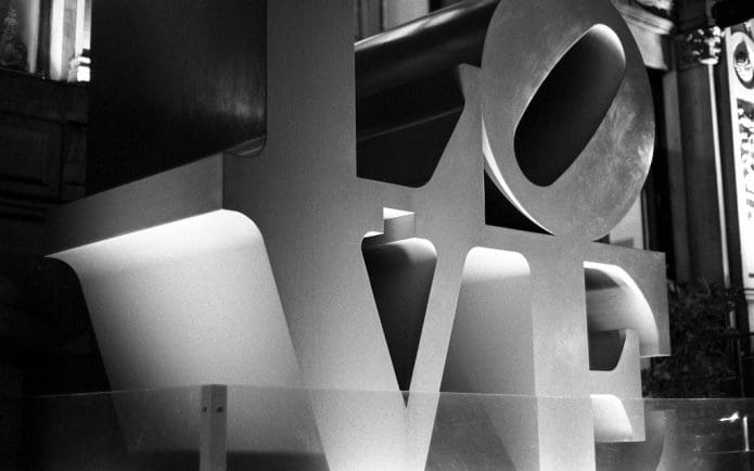 love-romance-b&w