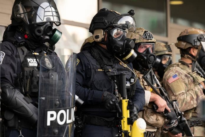 Federal immigration agents and National Guard soldiers in Los Angeles (Shutterstock)